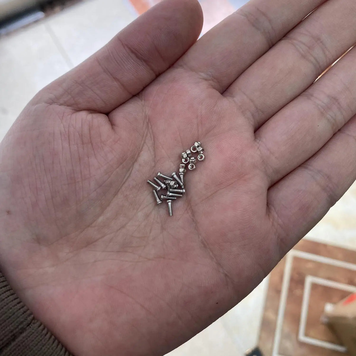 240/600 Pcs EyeGlasses Sunglass Repairing Tool Screws Nuts M1 M1.2 M1.4 M1.6 For Watches Glasswear Phone Tornillos